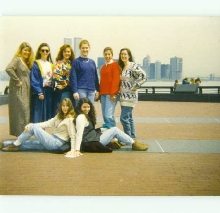 The girls of SHS Honors Chorale in NYC, spring '93.