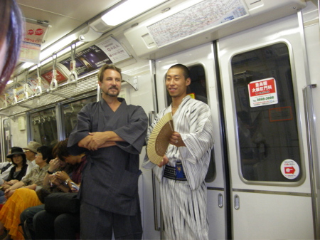 Yukata geeks on the subway