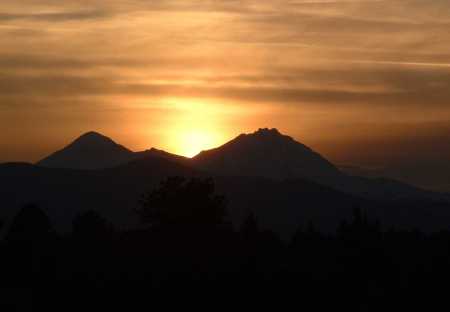 Sunset over Cascades