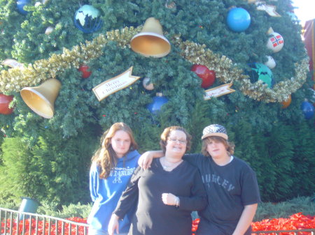 Vicky, Amber & Zach X-Mas at Epcot Walt Disney