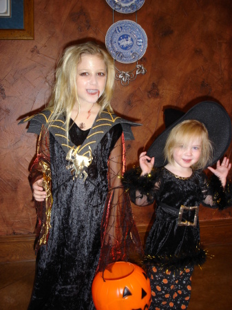 Caroline & Marigrace - My little Halloween Terrors
