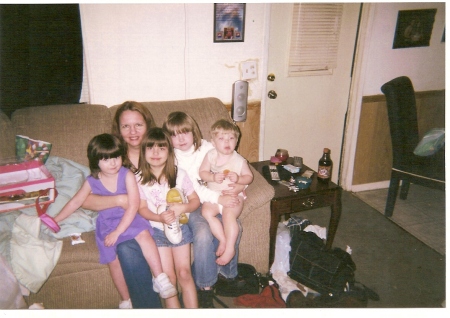 Robin w/4 of HER grandkids