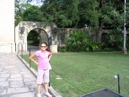 Harper at the Alamo
