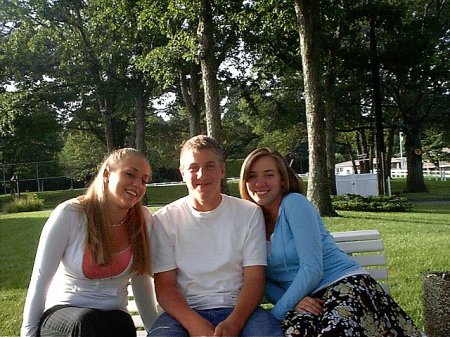 Jessica(18), Zack(16) & Kathy(21) 2006