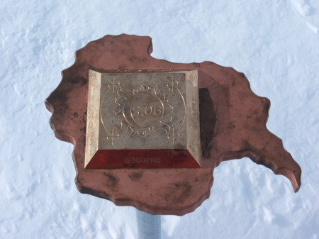 2005 geographic South Pole marker