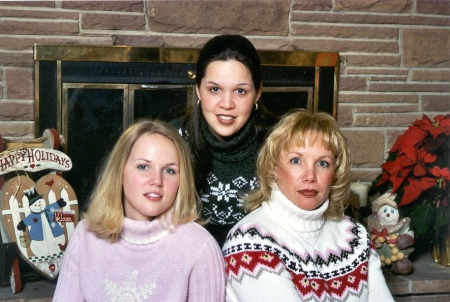 Kristin, Sandra & Laura at Christmas 2002