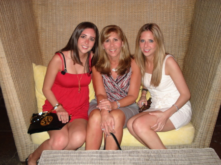with my daughters in aruba 2007