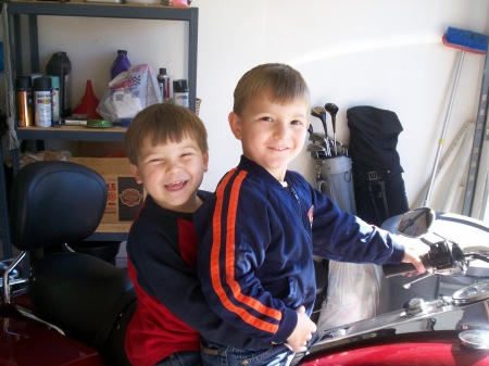 Nephews on the bikes - Thanksgiving 2006