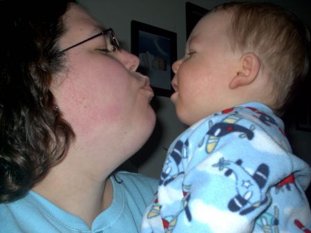 Jakob gives Mommy kisses