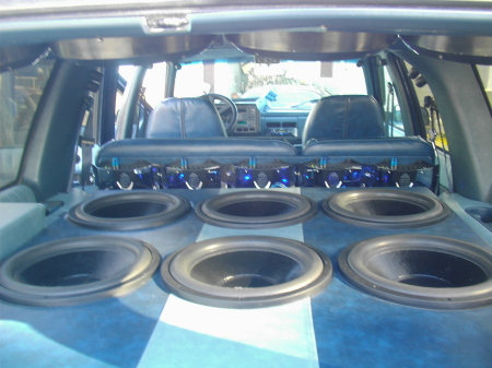 burb install 6 15's and 20,000 watts of power