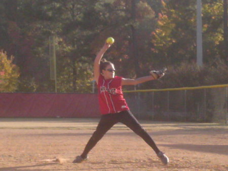 Ashleigh pitching Nov 2007