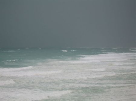 Hurricane Dean coming on shore - Cancun 2007