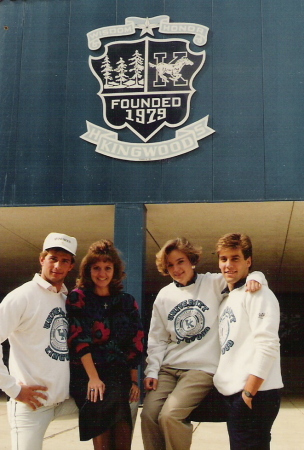 Mindy and Suzie Mousel with cute guys marketing shirts