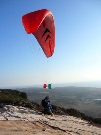 BajaBrent launches paraglider