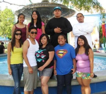 LOTS OF COUSINS AT KNOTTS BERRY