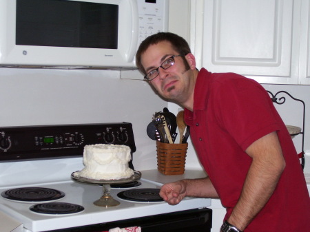 GROSS! 1 year old wedding cake!