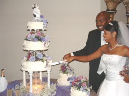 CAKE CUTTING