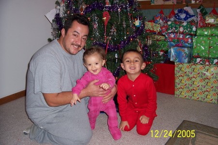 Chai, Miya, & Nickolas (Christmas 2005)