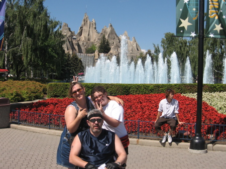 MORE CANADA'S WONDERLAND