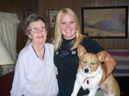 Mom, Shelby and Sami - July 2008