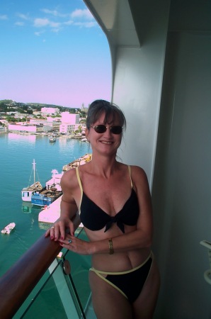 cruise pic / 43 yrs old