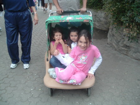 Chloe w/cousin's Crissy and Nikki - SA Zoo