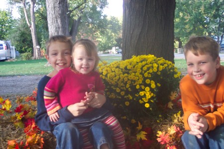 Jonathan (10) Jenna (2) and David (8) in the fall