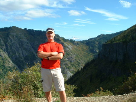 Daryl Hiking Silver Falls WA