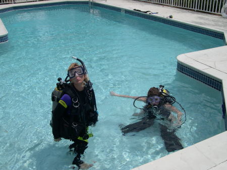 Teaching Rori to scuba