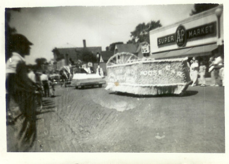 cass ave parade maybe in the 1930's