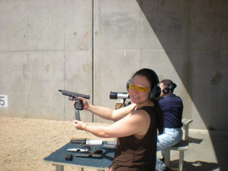 Sarah's First Time Shooting 2 (Apr 2008)