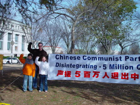 Teaching the kids how to "protest" in D.C.!