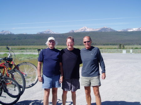 Mountain biking with buddies-Idaho Sawtooths