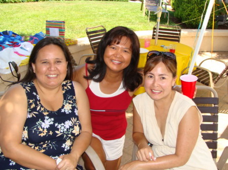 Summer '08 with Maureen, me, and Diana