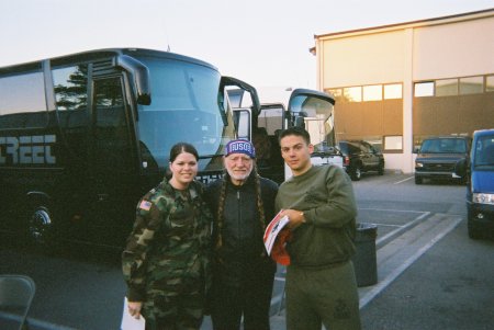 Me Willie Nelson and a soldier