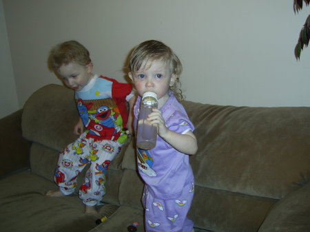 cameron and chloe jumping on the couch!!!!