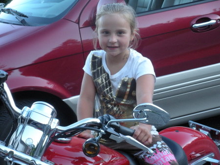 Ashlyn on her Aunt Courtneys Harley!