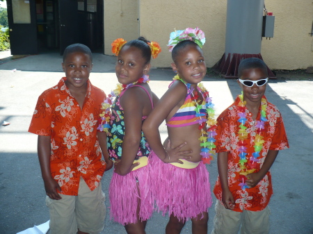 MY SON AND NEICES AND NEPHEW IN PARADE