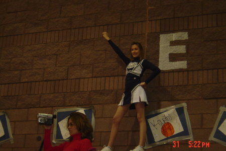 allie_cheer_2nd_game_002