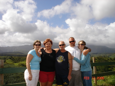 FAMILY IN HAWAII FEB 06