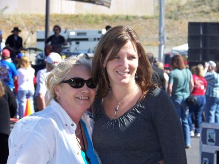 Beth and Kelly Earnhardt 2007