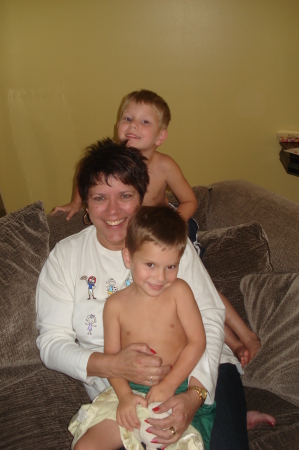 Boys w/ Grama Mom (Bamm)