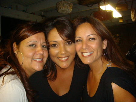 Julia Taylor, Raquel Sahagun and Tracy Taylor