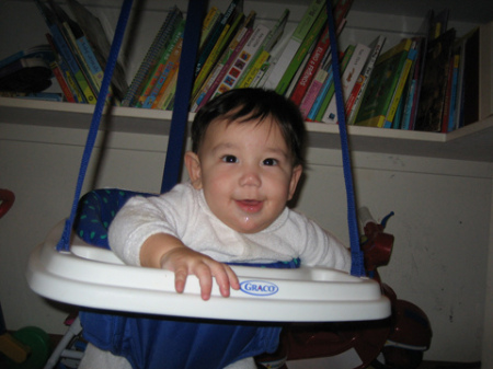 elliott - happy in his bouncer