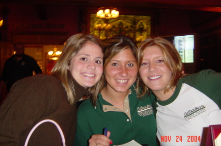 Elissa, me and Cara at Gilhooleys!