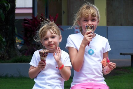 Jillian (5) and Emma (9) in Maui