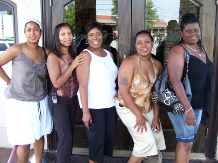 Me n my girls in ATL at Justins