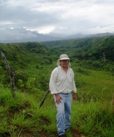 Misterfinca scouting for land