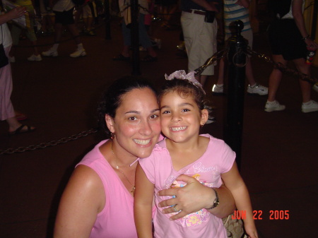 Mommy & Taylor  Disney 06/2005