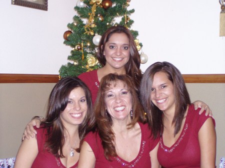 Alaina, Chelsea, Me, & Christine Christmas '06